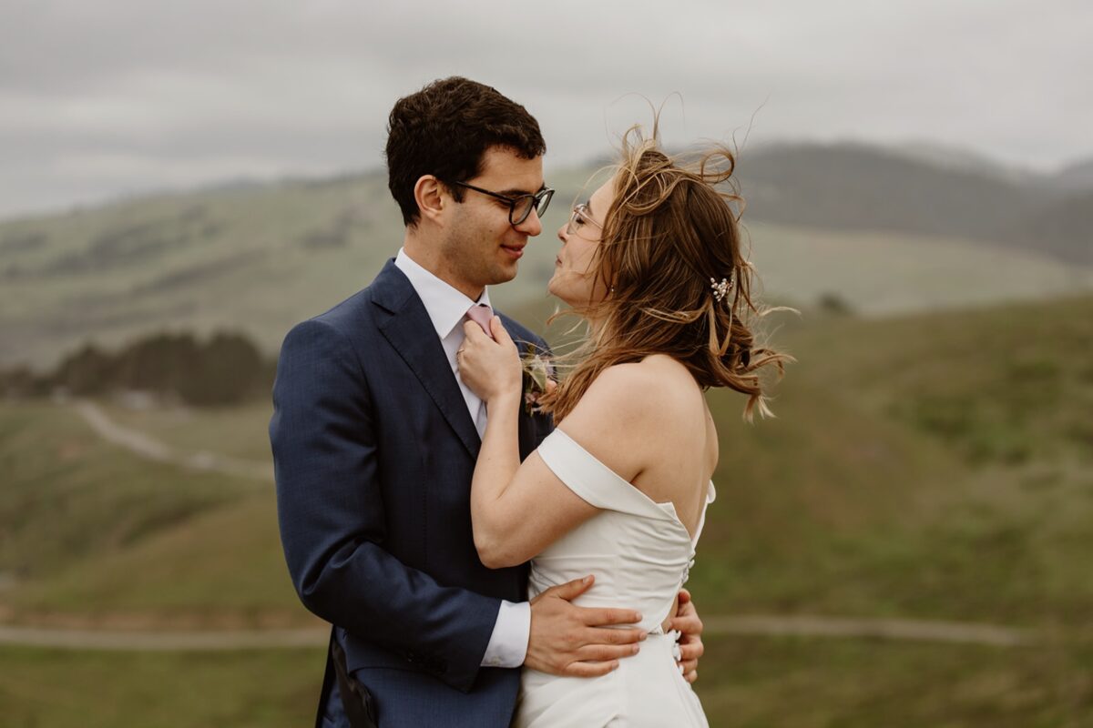 Protect your elopement outfit from wrinkles, stains, and stress. Dive into this post for smart elopement outfit packing tips for travel and staying photo-ready all day.