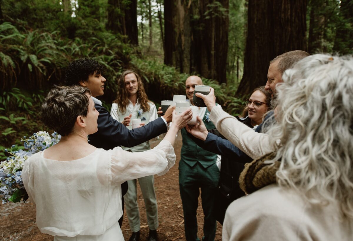 Looking for elopement favors your guests will treasure? Discover unique, adventure-worthy gifts perfect for your small group in this guide.